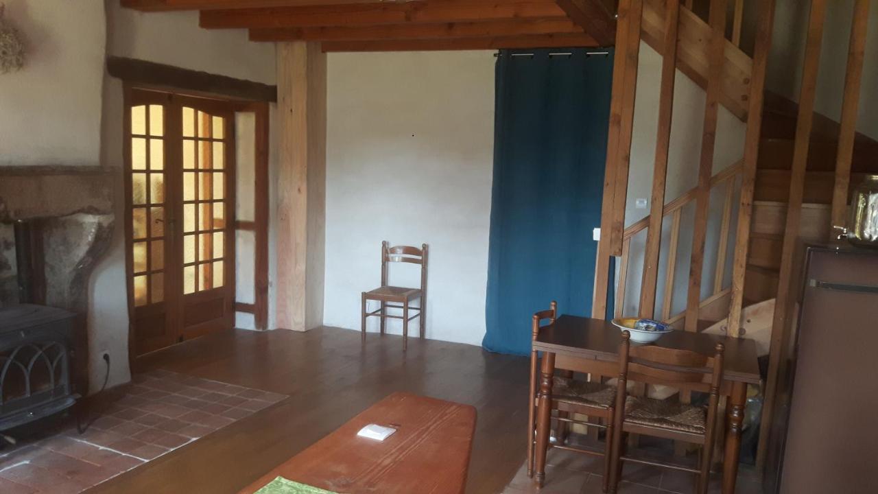 Maison En Pierre Villa Dettey Exterior photo